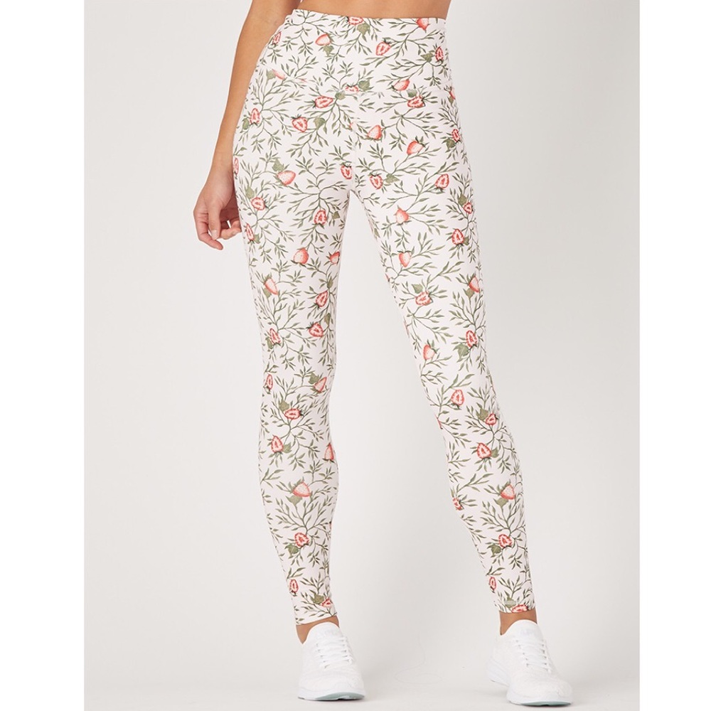 NWT GLYDER SULTRY LEGGING PRINT STRAWBERRY VINES. - Picture 2 of 10